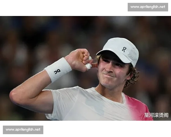 剃光头赴约,献冠军给妈!19 岁丰塞卡书写巴西网球新篇 剃光头赴约,献冠军给妈!19 岁丰塞卡书写巴西网球新篇